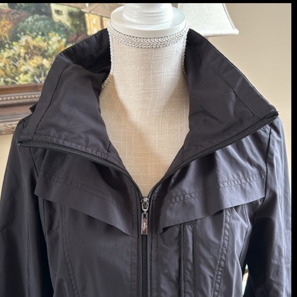 COLE HAAN BLACK LIGHTWEIGHT ALL WEATHER COAT W/HOOD - Picture 2 of 16